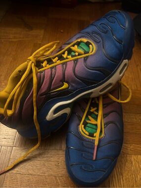 Nike Air Max Plus Blue Purple Gradient Sneakers with Yellow Laces 5.5y